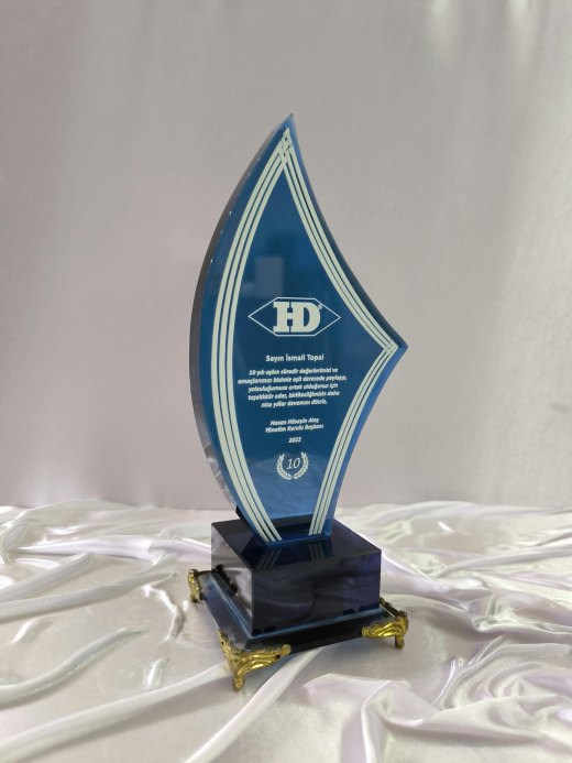 Nur Plaket NP-197 kodlu masaüstü ürün, 8,5 × 9 cm